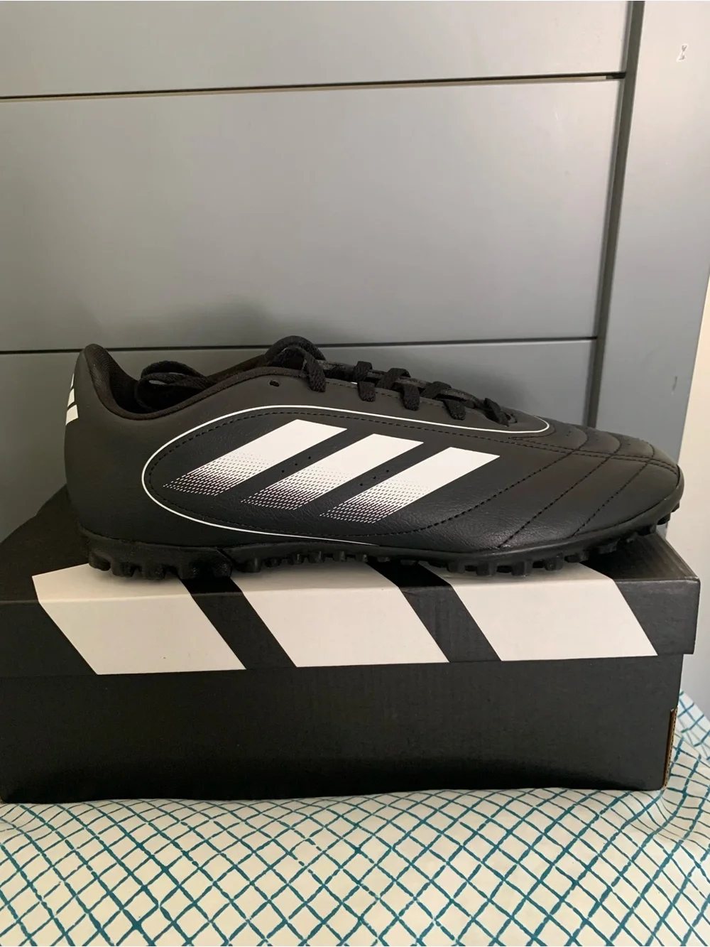 Adidas Unisex Adult Goletto IX Turf Soccer Shoes Men’s size 8/women’s 9 NEW